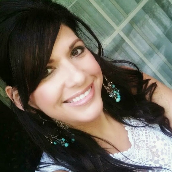 Meet your Posher, Angela - Picture 1 of 1